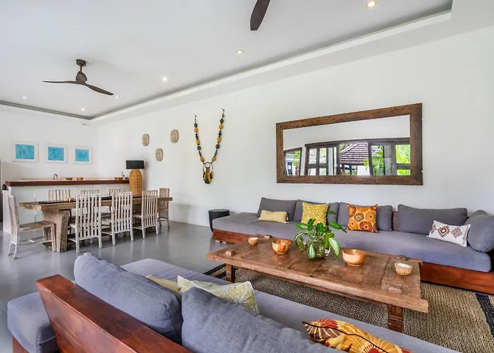 Athena - Sumptuous 3 Bedroom Private Luxury With Pool In Seminyak