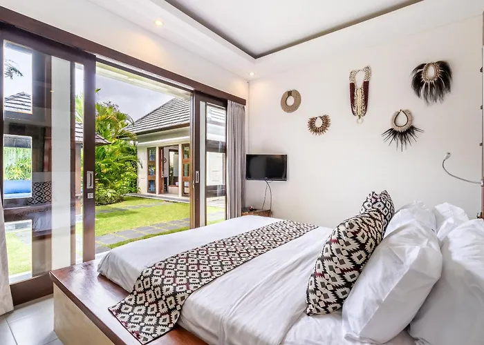 Athena - Sumptuous 3 Bedroom Private Luxury With Pool In